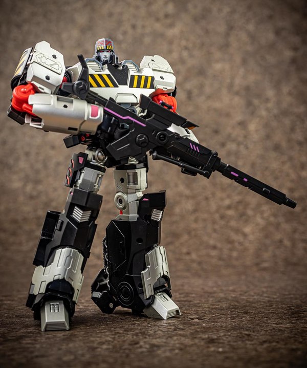 Reformatted R 40 Jaguar With Tyrantron Upgrade Kit From Mastermind Creations  (8 of 14)